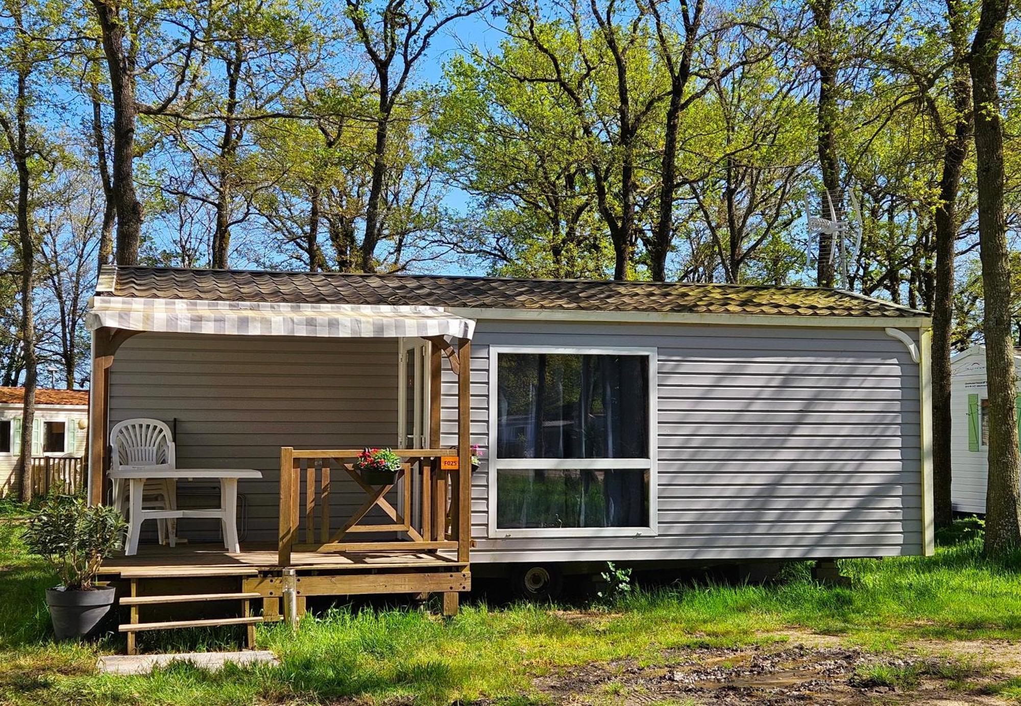Bungalow Cosy Equipe La Boissiere-de-Montaigu Luaran gambar